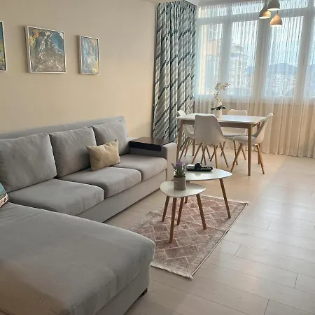 Grand New Bazaar * Tiran