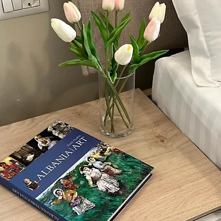 Grand New Bazaar * טיראנה