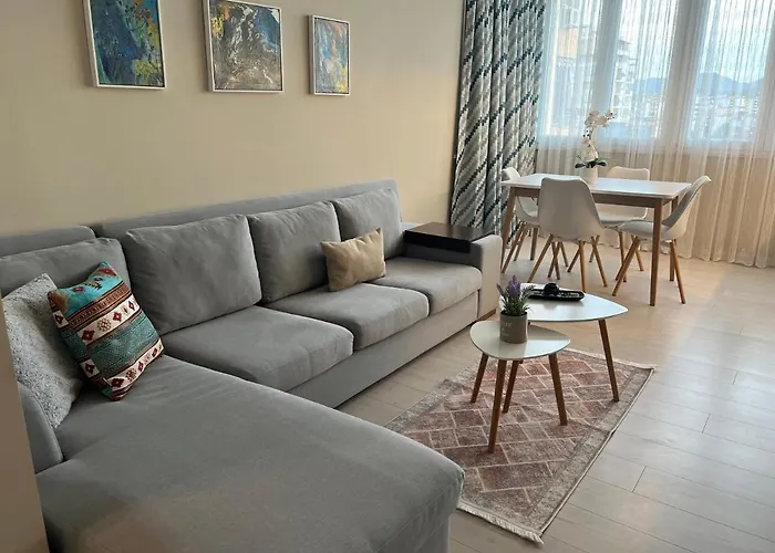 Grand New Bazaar Tiran