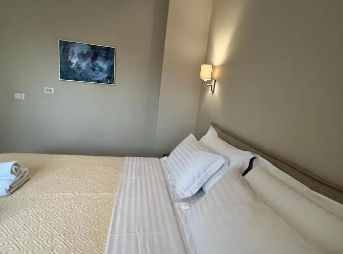 Grand New Bazaar * تيرانا